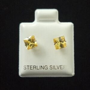 Silvertone Yellow CZ or Crystal Type Stone - Unknown Maker ✨️✨️See Comments